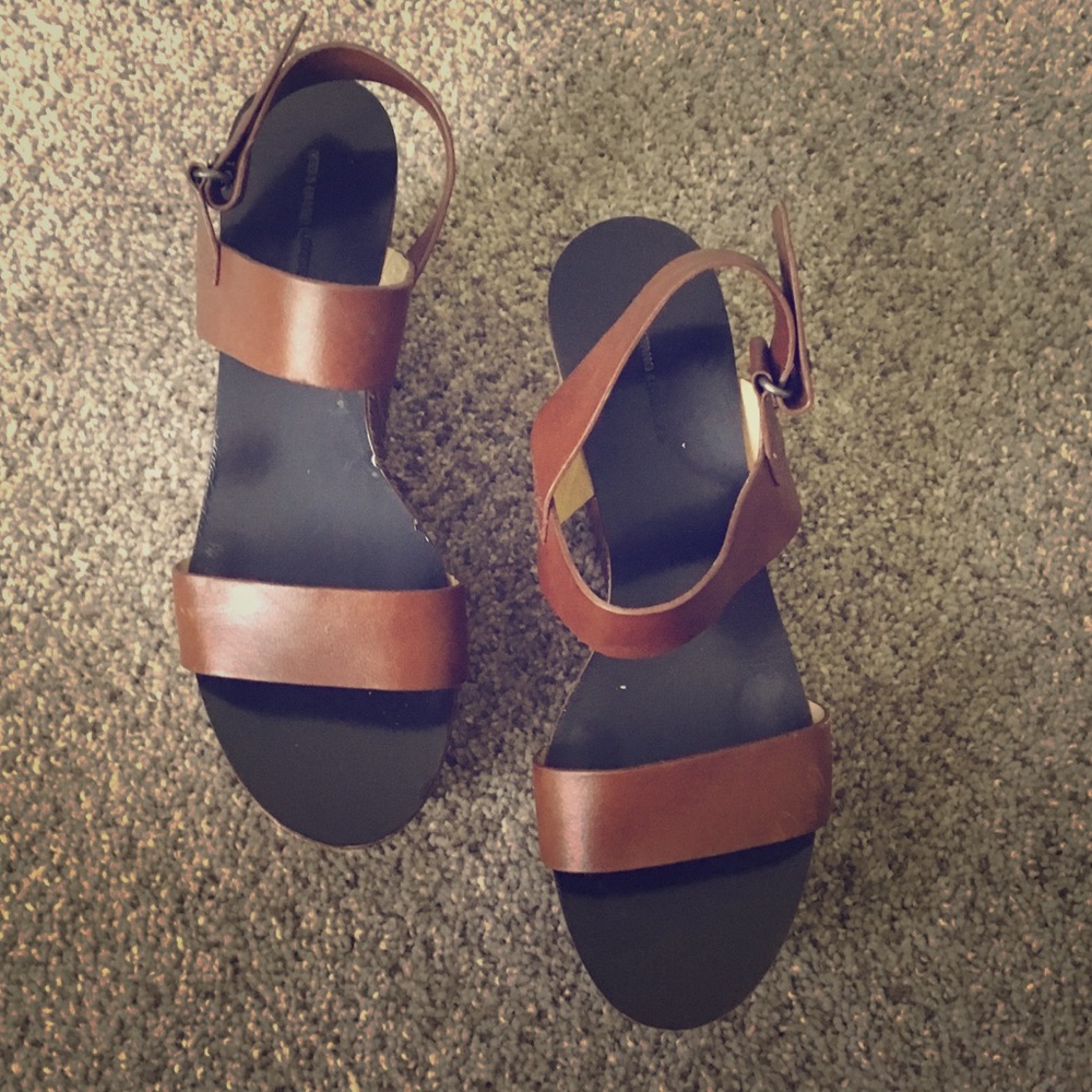 Vera Wang Wedges